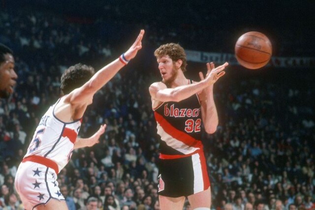 Basketball Hall of Famer Bill Walton Dies at 71; 2-Time Champ at UCLA and in NBA