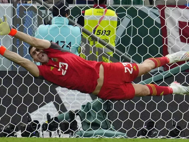 best goalkeepers in the world